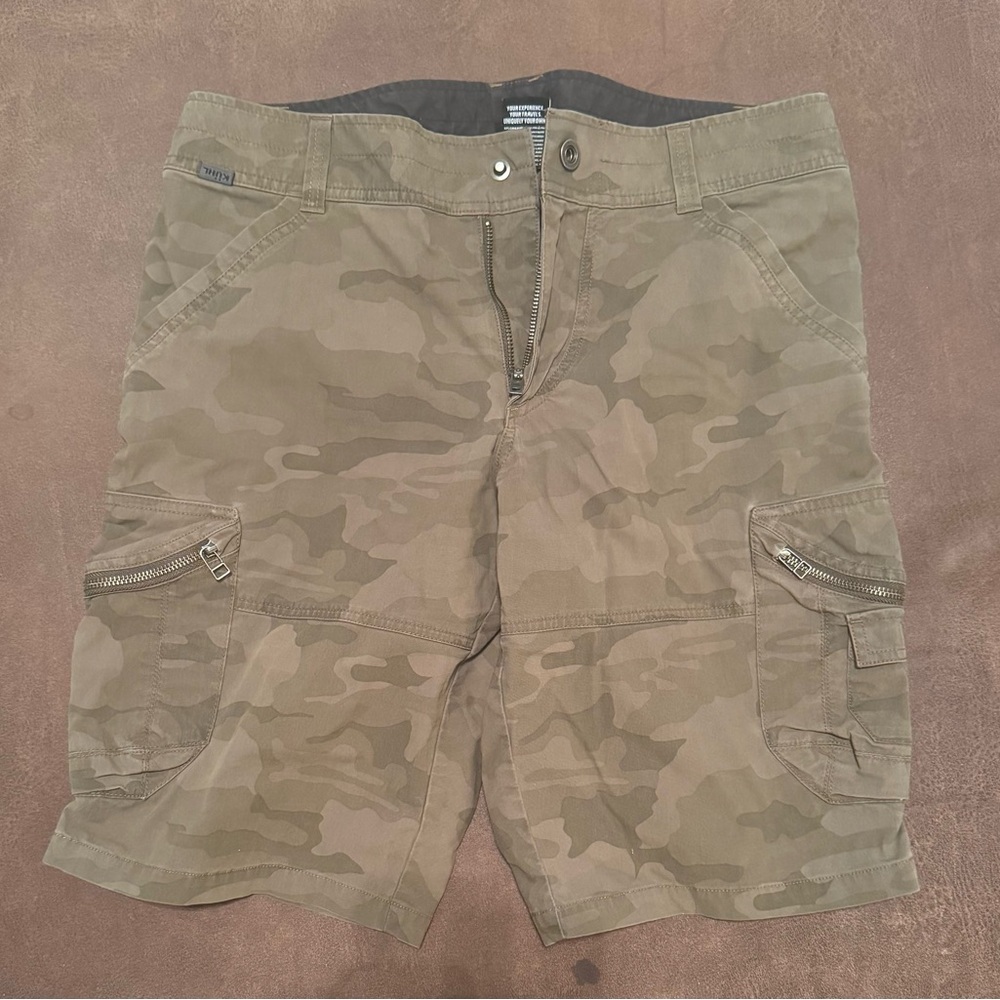 Kuhl Mens camo shorts